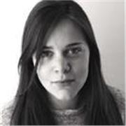 Soy filóloga inglesa y, además de ser profesora de inglés de secundaria y bachillerato, soy preparadora de exámenes oficiales así