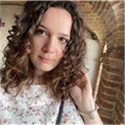 English tutor teaches conversational and English grammar