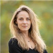 Diplômée de Master 2 en Marché de l'art et Histoire de l'art, je vous propose mes services pour enseigner ces matières.