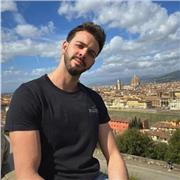 Me considero una persona muy activa y alegre, siempre intento caerle bien a los demás y ayudar! Para mí la felicidad es estar tirado en la playa tras un buen chapuzón.