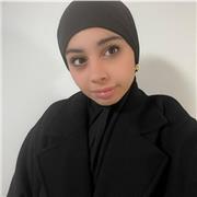 une Étudiante et diplômé d’un bac spécialité Anglais