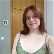 Universitaria de primero de magisterio infantil, sin experiencia que ofrece clases particulares a niños de primaria de matemáticas, lengua castellana y biología en Murcia.