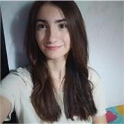 Podría ser una buena profesora de biología apta para enseñanzas de nivel de 1 de bachillerato y ESO.