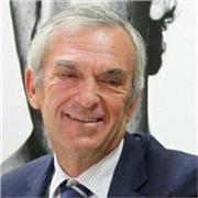 Profesor de directivos de Banca, Directivo y experiencia en muchis campos financieros 