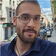 Adapto mis clases al nivel de cada alumno con paciencia.