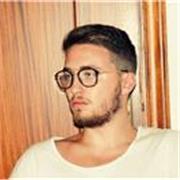 Studente di Beni culturali storico-artistici con una propensione alle relazioni personali grazie alle sue attitudini in ambito anche teatrale, musicale e sportivo