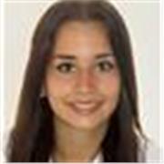 Chica joven ofrece dar clases de refuerzo a niños que cursan primaria o niños que necesitan un apoyo especial