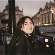 Studentessa di Civiltà e Lingue Straniere offre lezioni di inglese