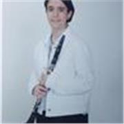 Graduada en el Conservatorio Profesional de música ofrece clases de lenguaje musical y armonía para todos los niveles