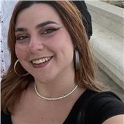 J'aimerais enseigner l'italien à tous ceux qui s'intéressent à notre culture et à notre langue, à tout niveau