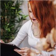 Profesora de arte que imparto clase a todo tipo de alumnos. Da igual la edad