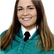 Graduada en Traducción e Interpretación de Francés imparte clases de francés e inglés (primaria, secundaria y bachillerato) en Ogíjares y alrededores
