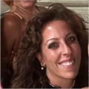 Giovane e dinamica insegnante italiano ed italiano per stranieri. 
Ottima predisposizione all'ascolto.