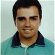 Soy graduado en Gestión de PYMES y tengo un Máster en marketing digital. Doy clases prácticas, enfocadas a resultados.