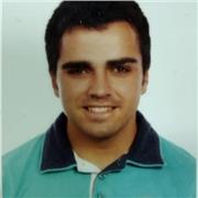 Soy graduado en Gestión de PYMES y tengo un Máster en marketing digital. Doy clases prácticas, enfocadas a resultados.