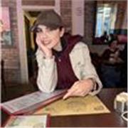 Carol Valente, Psicologa con esperienza da educatrice professionale.