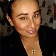 Profesor de biología y anatomía humana que brinda clases a personas del pais