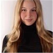 Persona responsable y cariñosa. Ofrezco cuidado infantil y clases en inglés y alemán mediante juegos y conversación.