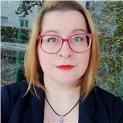 Profil multi potentiel avec différentes formations en art, commerce et communication