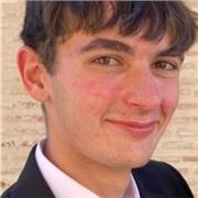 Profesor particular con 3 años de experiencia, matrícula de Honor en bachillerato de Ciencias Sociales. Estudiante de Derecho