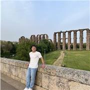 Me defino como una persona constante y con ganas. Impartiría clases a niños entre 6 y 12 años.