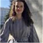 Studentessa laureata in lingue (inglese e spagnolo) disponibile per lezioni private a studenti delle medie/superiori