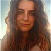 Me defino como una profesora cercana, creativa y muy adaptable. Me gusta conectar con cada niñ@ desde la empatía y el entusiasmo.