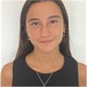 Recién graduada de Derecho y Máster de Acceso a la Abogacía, con grandes dotes con los niños pequeños.