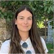 Doy clases de repaso de todas las materias en todo el ciclo de primaria. En cuanto a la E.S.O, doy clases de Inglés, Historia