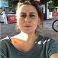 Öğretmek kadar öğrenmek de ilgimi çeker. Yeni insanlar tanımak her zaman heyecan vericidir.