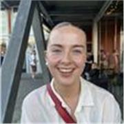 Native English teacher with a degree and 5 years of experience offers online lessons for all levels.