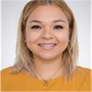 Maestra con experiencia en línea para niños y adultos