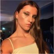 Diseñadora gráfica y editora de vídeo con 5 años de experiencia en el medio. 