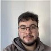 Profesor de inglés con nivel C2 apto para dar clase a todo tipo de niveles, además tengo amplios conocimientos en historia y latín