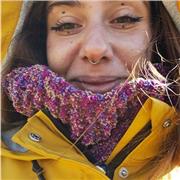 Lavoro in comunicazion e offro sostegno in italiano/materie umanistiche. Ho vissuto viaggiando e posso dare lezioni di inglese!