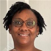 Formatrice propose des cours de soutien pour accompagner les collégiens de la 6e à la 3e à progresser à leur rythme.