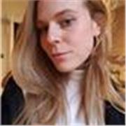 Studentessa di storia:conosco l'arabo, il francese, il tedesco, il croato, lo spagnolo e l'italiano. Sono disp. La sera o mattina prima delle 12