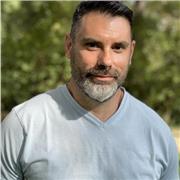 Monitor de artes marciales y entrenador personal se ofrece para dar clases enfocadas a lo que tú necesites