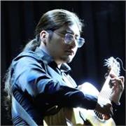 Berklee alumni con 10 años de experiencia ofrece clases de iniciación músical para todas las edades en Valencia, España. 