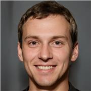 Muttersprachlicher Deutschlehrer bietet maßgeschneiderte Nachhilfe in Deutsch für Gymnasiasten an.