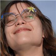 Estudiante 👩🎓 con ganas de dar clases a niños pequeños de primaria con los deberes