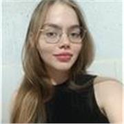 Dou aulas voltadas ao reforço escolar para crianças e adolescentes