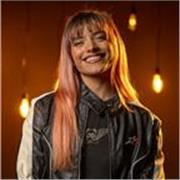 Coach vocal (+15 años de experiencia – La Voz – Colaboraciones con artistas internacionales – Más de 50 clientes internacionales)
