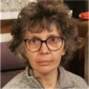 Insegnante con ampia esperienza di insegnamento impartisce lezioni di matematica e fisica a studenti delle scuole superiori
