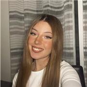 Soy Zaira y estudio Educación Infantil. Ya he trabajado con niños antes y es sin duda mi profesión por vocación. Me encanta enseñar y de una manera lo más divertida y amena posible y sobre todo con mucho cariño.