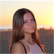 Alumna de 2º de bachillerato da clases a niños de primaria