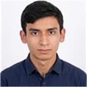 Profesor de Oratoria que imparte sesiones a jóvenes de distintas edades