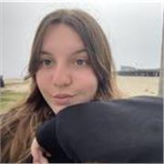 Soy una chica joven, he vivido un año en EEUU y me apasiona enseñar. 