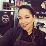 Chef pastelera imparte clases on líne para todas las edades