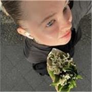 Ich biete geduldige&zuverlässige Nachhilfe in Mathe und freue mich, Sie kennenzulernen. Ich helfe auch gerne bei anderen Fächern:)